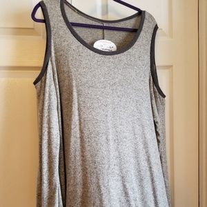 Tee for the Soul cold shoulder tunic, Size 3X